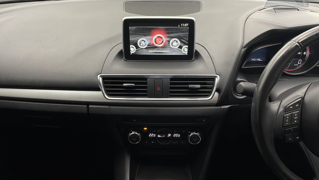 2015 Mazda 3 Sp25 Gt, Manual, 143146 km, Center Console