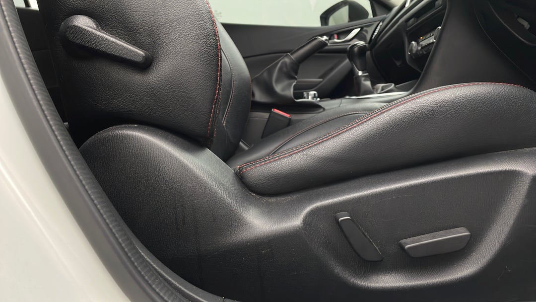 2015 Mazda 3 Sp25 Gt, Manual, 143146 km, Drivers Side Adjustment Panel