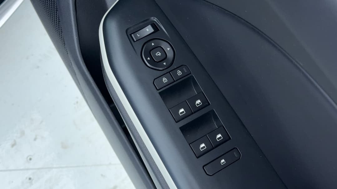 2025 Kia K4 Gt-line, Automatic, 16095 km, Drivers Side Door Panel Controls