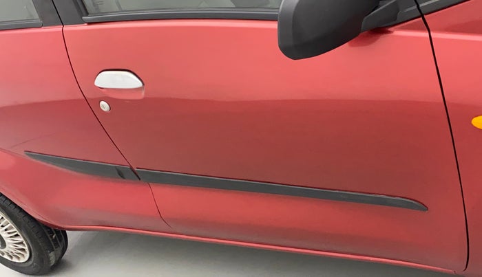 2017 Datsun Redi Go A, Petrol, Manual, 87,977 km, Driver-side door - Minor scratches