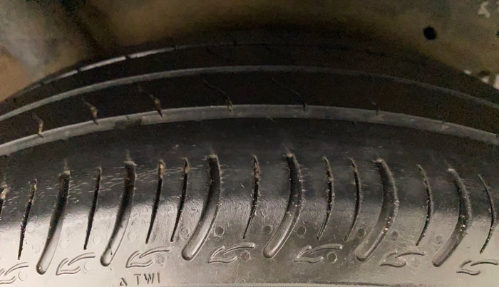 2017 Maruti Celerio VXI, Petrol, Manual, 74,590 km, Right Rear Tyre Tread