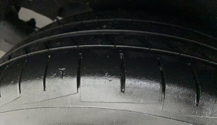 2015 Maruti Baleno ALPHA DDIS 190, Diesel, Manual, 76,798 km, Left Rear Tyre Tread