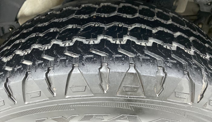 2016 Mahindra XUV500 W4, Diesel, Manual, 80,053 km, Left Rear Tyre Tread