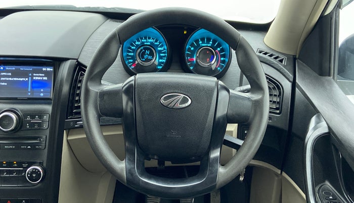 2016 Mahindra XUV500 W4, Diesel, Manual, 80,053 km, Steering Wheel Close Up