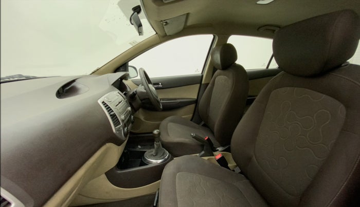 2010 Hyundai i20 MAGNA 1.2, Petrol, Manual, 76,812 km, Right Side Front Door Cabin