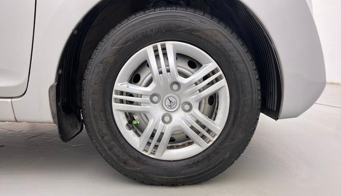 2012 Hyundai Eon D-LITE+, Petrol, Manual, 20,073 km, Right Front Wheel