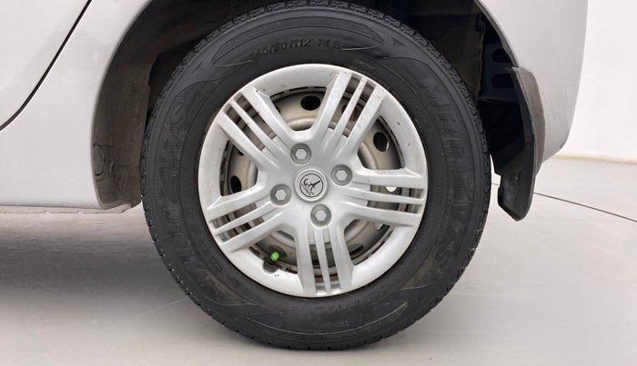 2012 Hyundai Eon D-LITE+, Petrol, Manual, 20,073 km, Left Rear Wheel