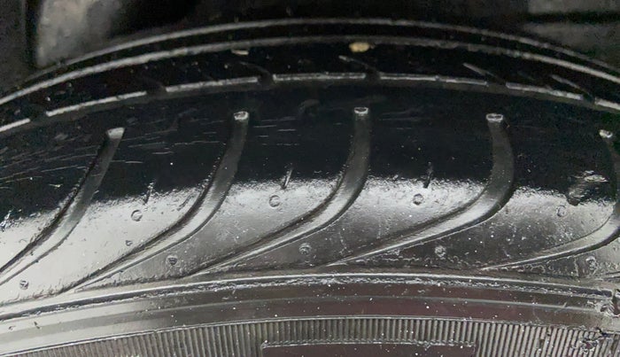 2011 Hyundai i20 MAGNA O 1.2, Petrol, Manual, 29,273 km, Left Rear Tyre Tread