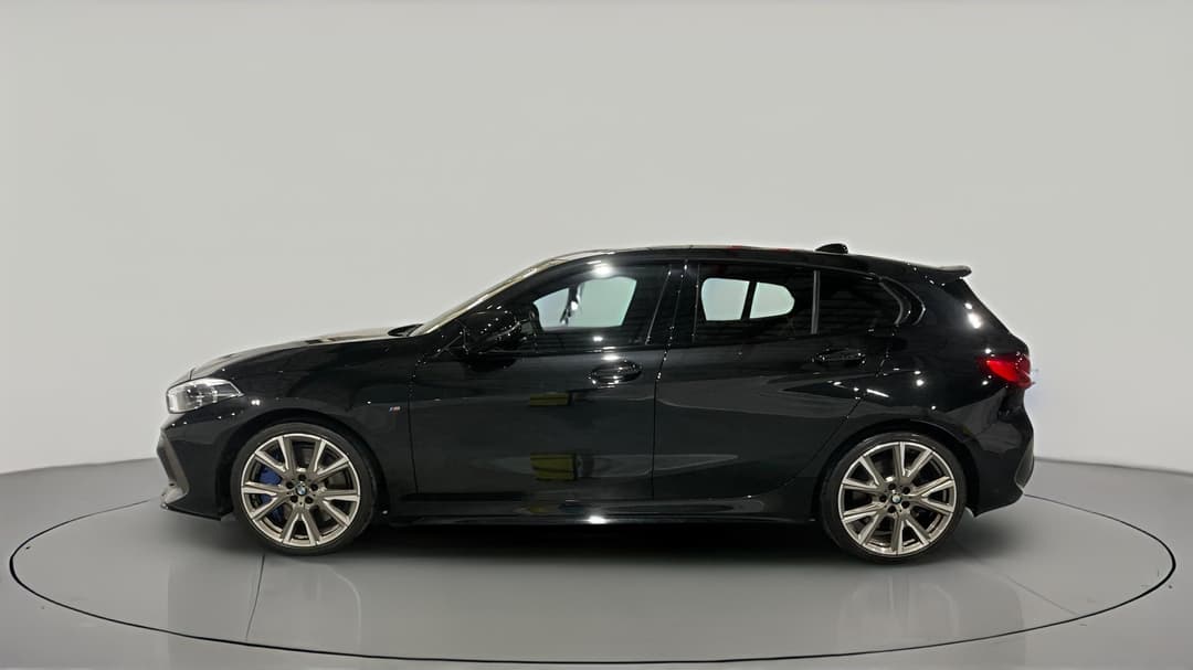 2021 BMW 1 M135i xDrive, Automatic, 49180 km, Left Side View