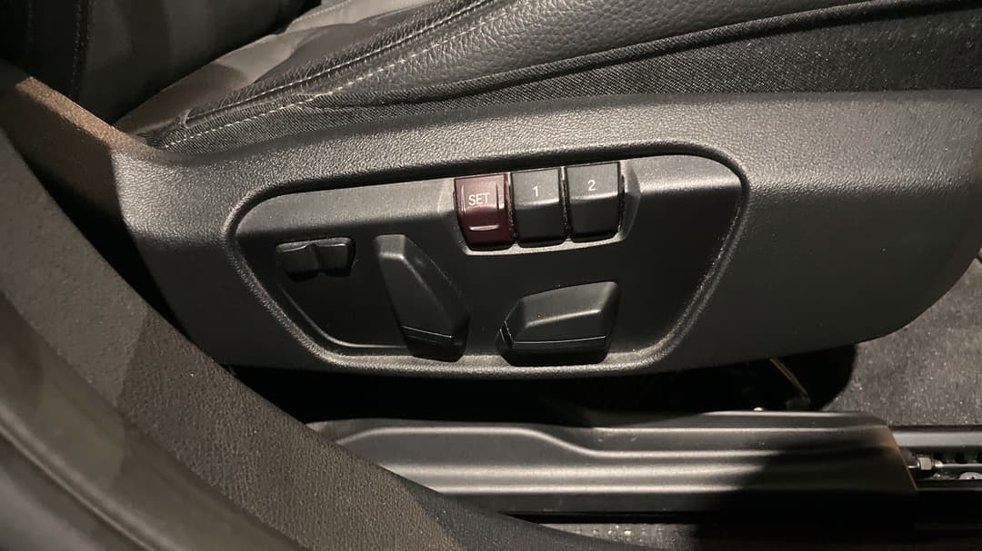 2021 BMW 1 M135i xDrive, Automatic, 49180 km, Drivers Side Adjustment Panel