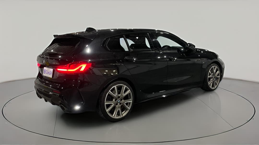 2021 BMW 1 M135i xDrive, Automatic, 49180 km, Right Back Diagonal (45- Degree) View