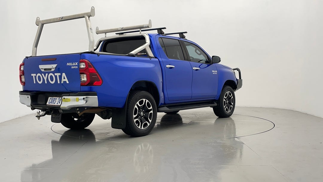 2020 Toyota Hilux Sr5 (4x4), Automatic, 48561 km, Right Back Diagonal (45- Degree) View