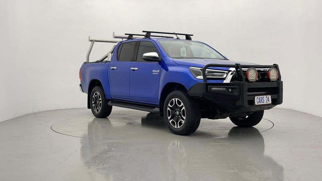 2020 Toyota Hilux Sr5 (4x4), Automatic, 48561 km, Right Front Diagonal (45- Degree) View