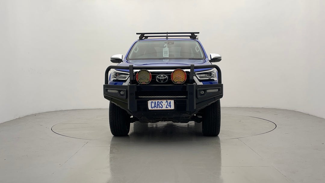 2020 Toyota Hilux Sr5 (4x4), Automatic, 48561 km, Front View