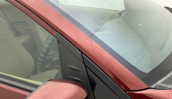 2014 Honda Amaze 1.2L I-VTEC S, Petrol, Manual, 19,479 km, Right A pillar - Paint is slightly faded