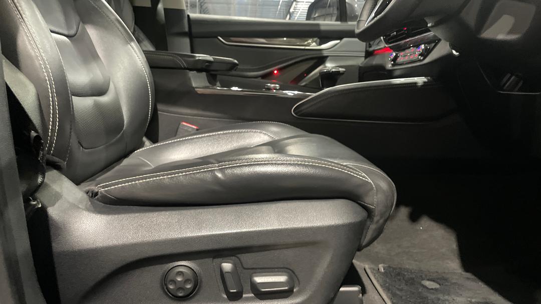 2021 LDV D90 Executive (4WD) D20, Automatic, 101018 km, Drivers Side Adjustment Panel