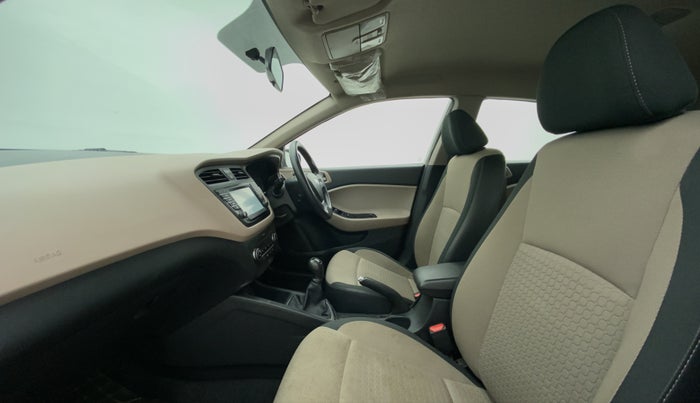 2017 Hyundai Elite i20 ASTA 1.2, Petrol, Manual, 58,632 km, Right Side Front Door Cabin