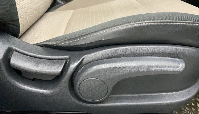 2017 Hyundai Elite i20 ASTA 1.2, Petrol, Manual, 58,632 km, Driver Side Adjustment Panel