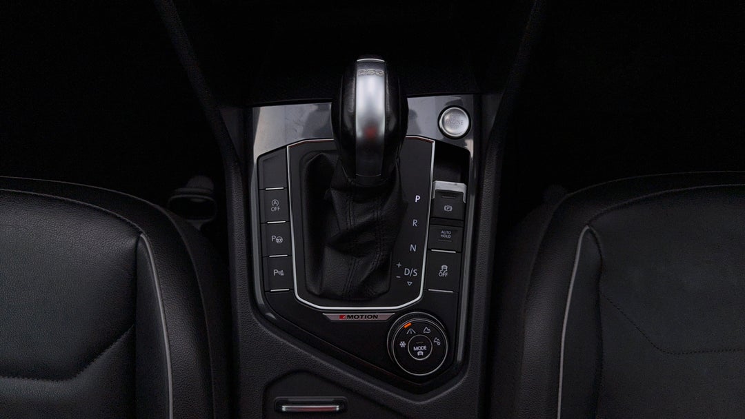 2016 Volkswagen Tiguan 132 Tsi Comfortline, Automatic, 120933 km, Gear Lever 