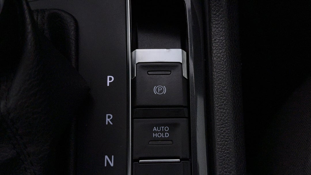 2016 Volkswagen Tiguan 132 Tsi Comfortline, Automatic, 120933 km, Handbrake