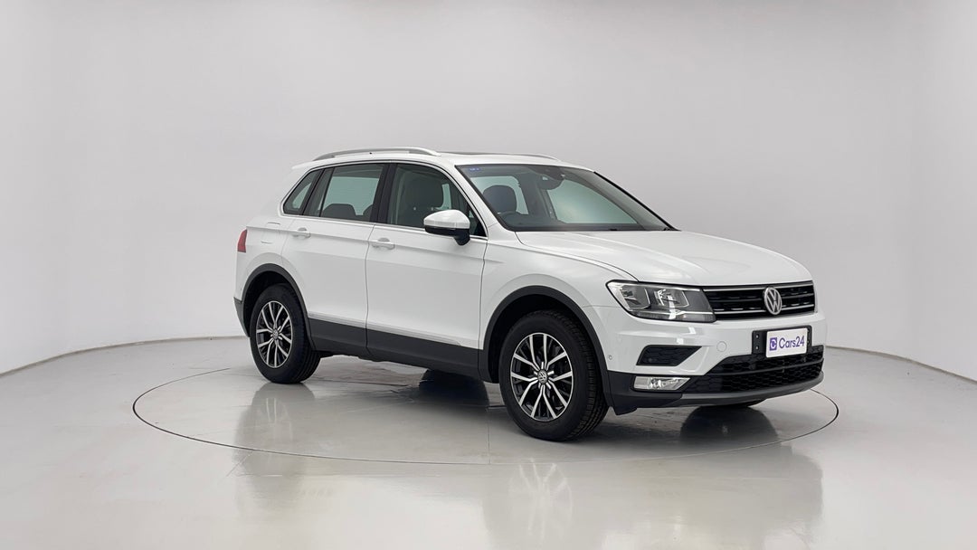 2016 Volkswagen Tiguan 132 Tsi Comfortline, Automatic, 120933 km, Right Front Diagonal (45- Degree) View