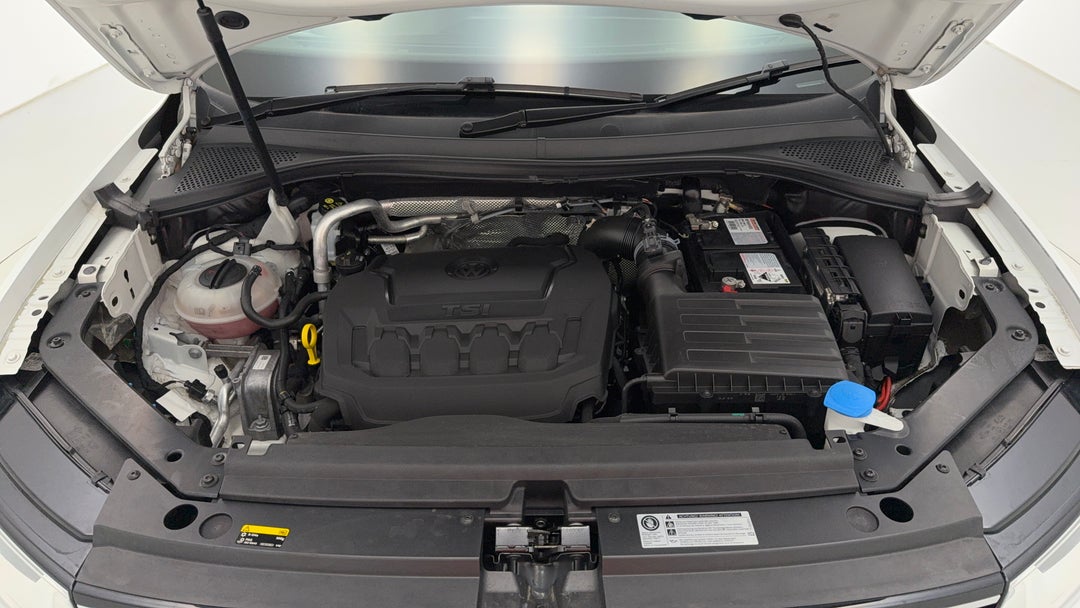 2016 Volkswagen Tiguan 132 Tsi Comfortline, Automatic, 120933 km, Open Bonnet (Engine)