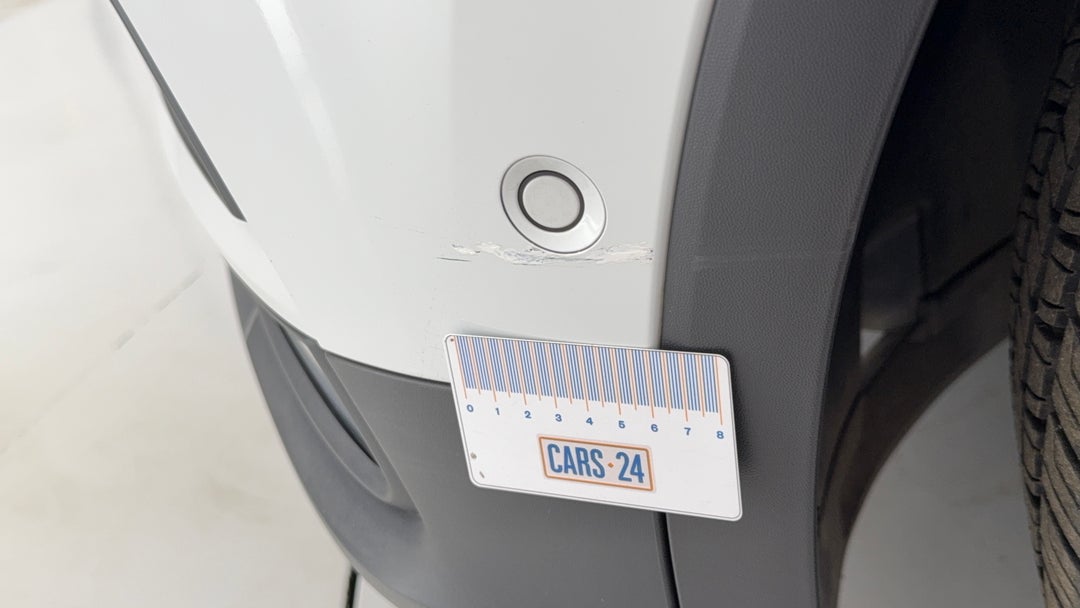 2016 Volkswagen Tiguan 132 Tsi Comfortline, Automatic, 120933 km, Bumper Front Scratch