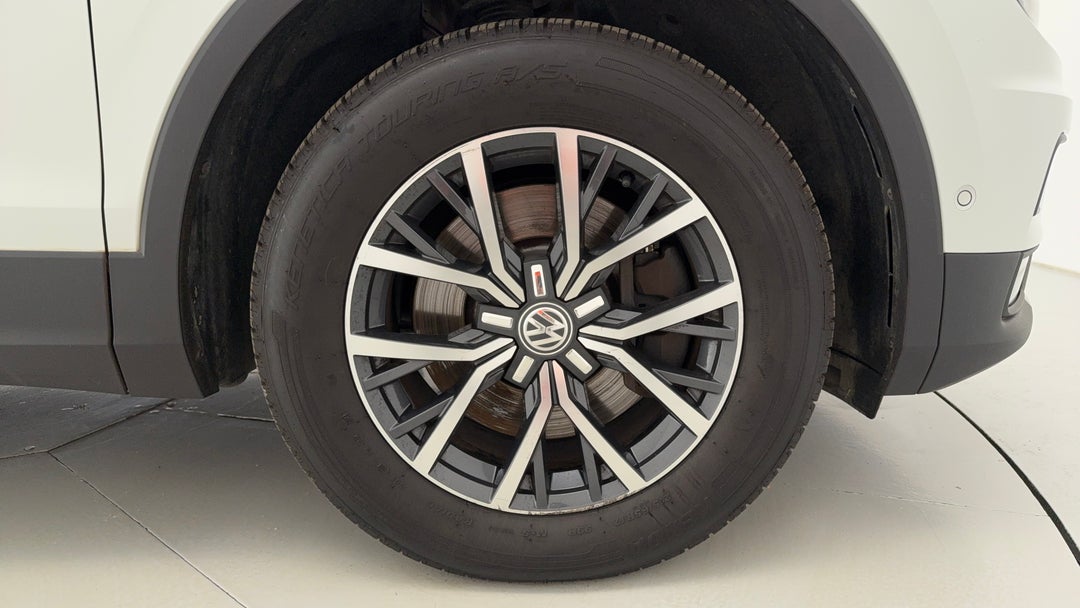 2016 Volkswagen Tiguan 132 Tsi Comfortline, Automatic, 120933 km, Right Front Wheel