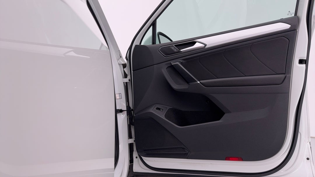 2016 Volkswagen Tiguan 132 Tsi Comfortline, Automatic, 120933 km, Speaker View