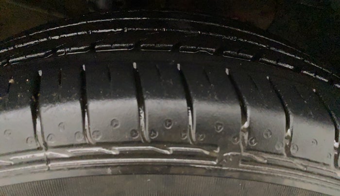 2017 Hyundai Creta E PLUS 1.6 PETROL, Petrol, Manual, 93,639 km, Left Rear Tyre Tread