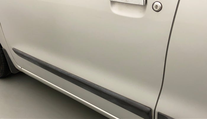 2012 Maruti Wagon R 1.0 LXI CNG, CNG, Manual, 76,440 km, Front passenger door - Slightly dented