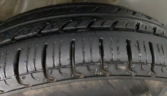 2012 Maruti Wagon R 1.0 LXI CNG, CNG, Manual, 76,440 km, Left Rear Tyre Tread