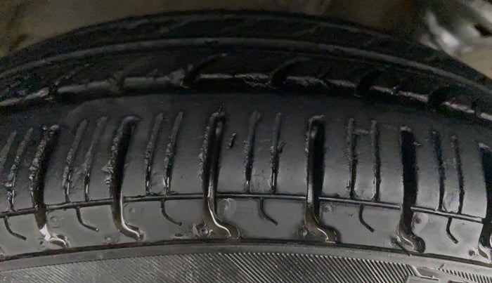 2012 Maruti Wagon R 1.0 LXI CNG, CNG, Manual, 76,440 km, Right Rear Tyre Tread