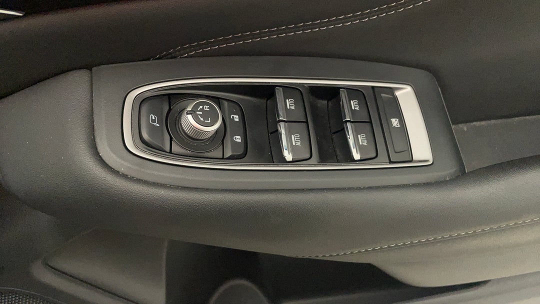 2021 Subaru Outback Touring Awd, Automatic, 78886 km, Drivers Side Door Panel Controls