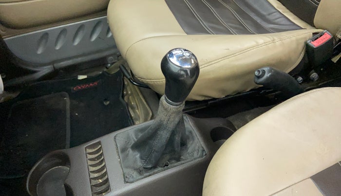 2013 Hyundai Santro Xing GL PLUS, Petrol, Manual, 1,03,030 km, Gear lever - Boot cover slightly torn