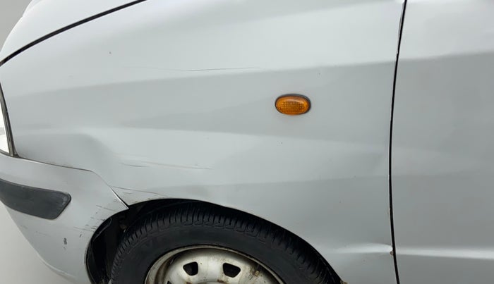 2013 Hyundai Santro Xing GL PLUS, Petrol, Manual, 1,03,030 km, Left fender - Slightly dented