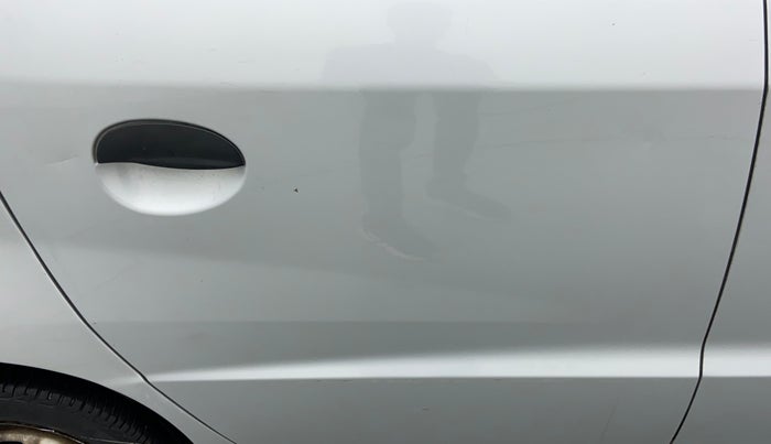 2013 Hyundai Santro Xing GL PLUS, Petrol, Manual, 1,03,030 km, Right rear door - Minor scratches