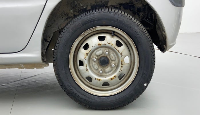 2013 Hyundai Santro Xing GL PLUS, Petrol, Manual, 1,03,030 km, Left Rear Wheel