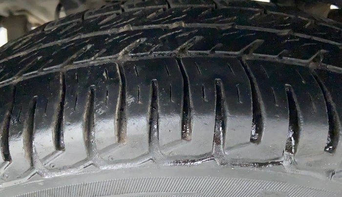 2013 Hyundai Santro Xing GL PLUS, Petrol, Manual, 1,03,030 km, Right Rear Tyre Tread