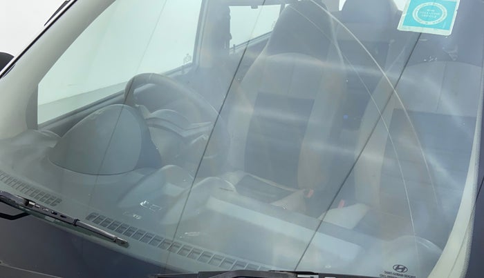 2013 Hyundai Santro Xing GL PLUS, Petrol, Manual, 1,03,030 km, Front windshield - Minor spot on windshield