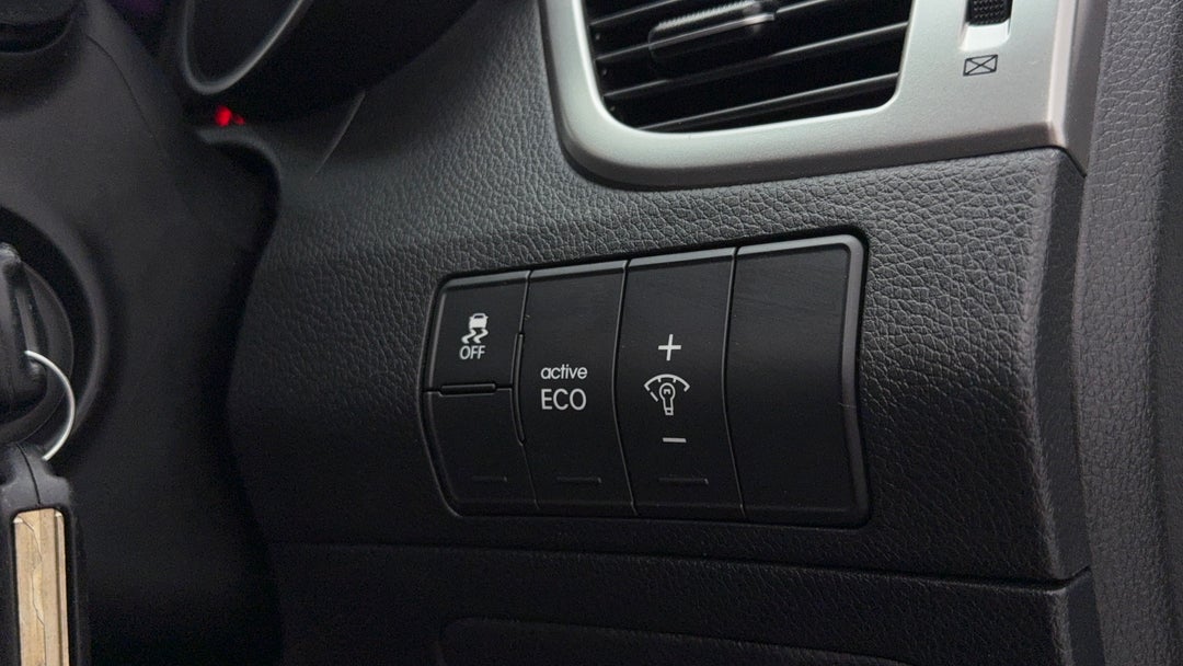 2016 Hyundai i30 Active, Automatic, 59383 km, Utility Switches/Buttons