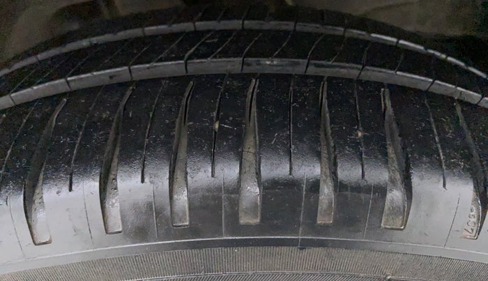 2016 Maruti Wagon R 1.0 VXI OPT, Petrol, Manual, 41,411 km, Right Front Tyre Tread