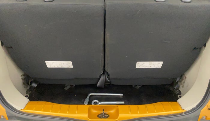 2019 Renault TRIBER RXZ, Petrol, Manual, 18,750 km, Boot Inside