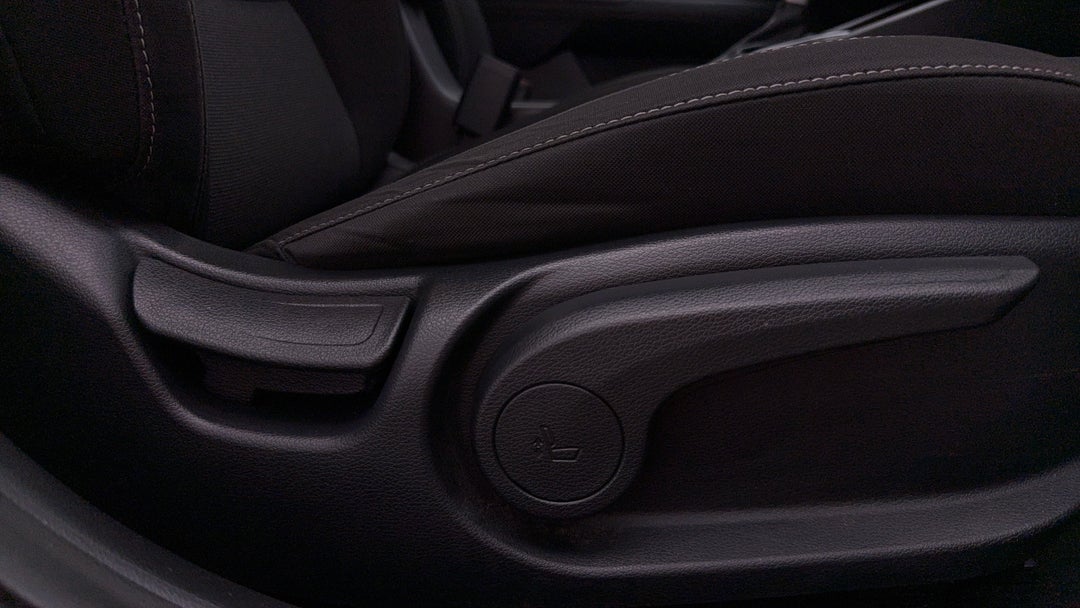 2023 Kia Cerato S Safety Pack, Automatic, 77367 km, Drivers Side Adjustment Panel