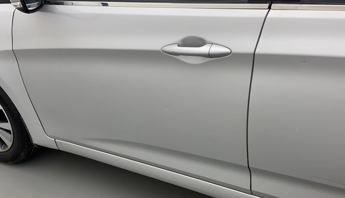 2017 Hyundai Verna 1.6 CRDI SX, Diesel, Manual, 90,504 km, Front passenger door - Minor scratches