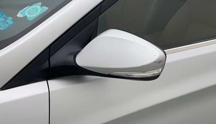2017 Hyundai Verna 1.6 CRDI SX, Diesel, Manual, 90,504 km, Left rear-view mirror - Minor scratches