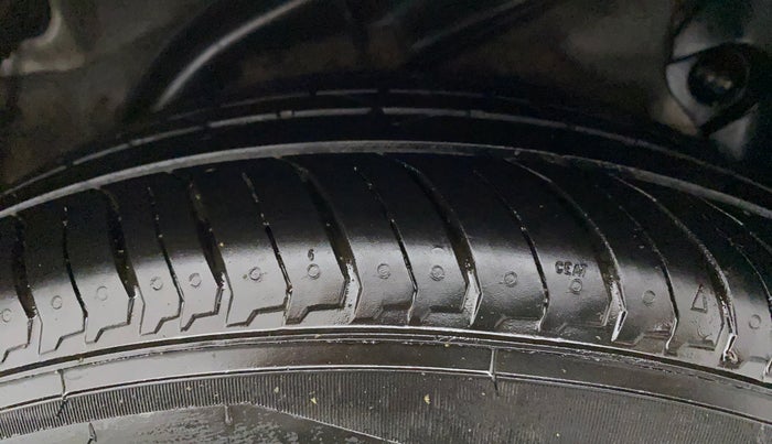 2017 Hyundai Verna 1.6 CRDI SX, Diesel, Manual, 90,504 km, Left Rear Tyre Tread