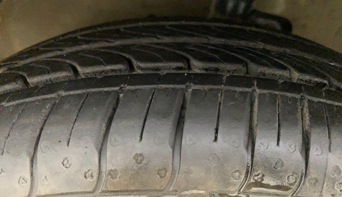 2018 Maruti Celerio ZXI AMT (O), CNG, Automatic, 35,778 km, Left Front Tyre Tread