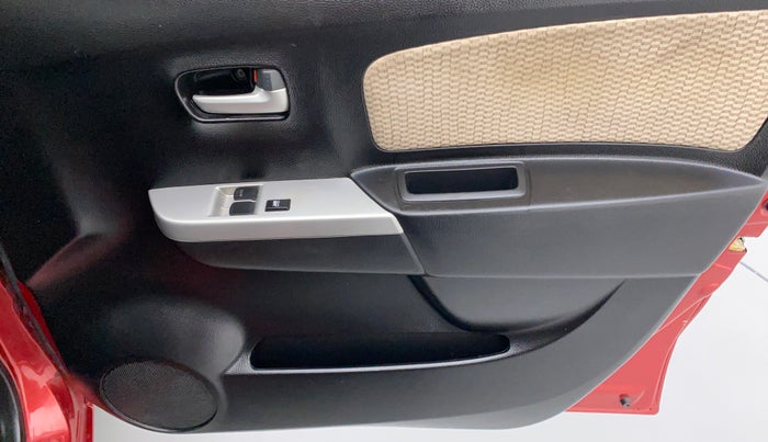 2017 Maruti Wagon R 1.0 LXI, Petrol, Manual, 26,219 km, Driver Side Door Panels Control