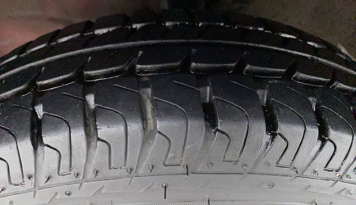 2017 Maruti Wagon R 1.0 LXI, Petrol, Manual, 26,219 km, Left Front Tyre Tread